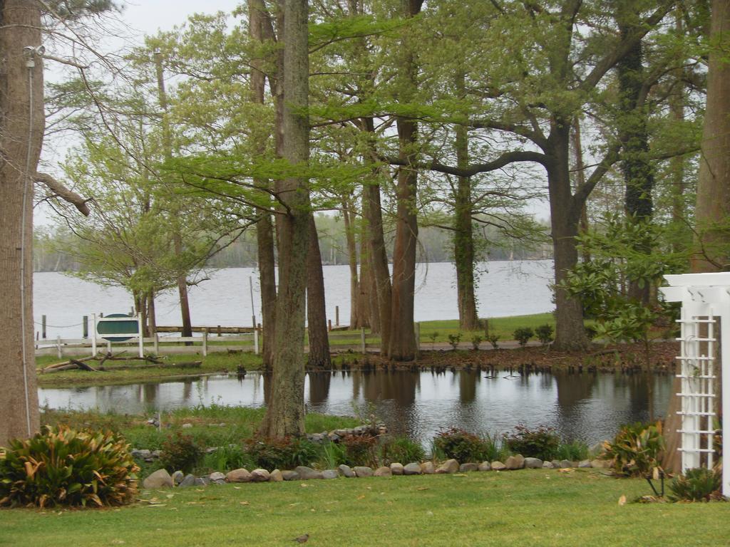 The Pond House Innエリザベスシティ エクステリア 写真
